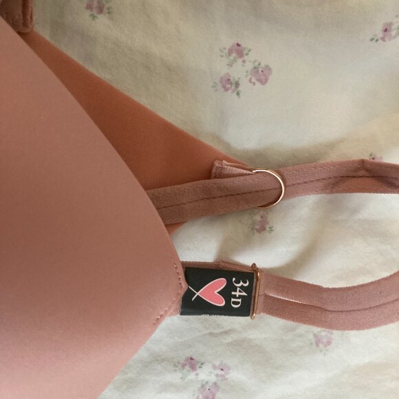 NWOT Victoria Secrets Bra Size 34B - Picture 3 of 3